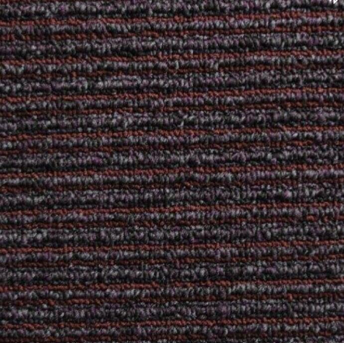 Urban Retreat 203 Earth Special / Interface / Boucle (lussenpool) / 50 cm x 50 cm / Paars