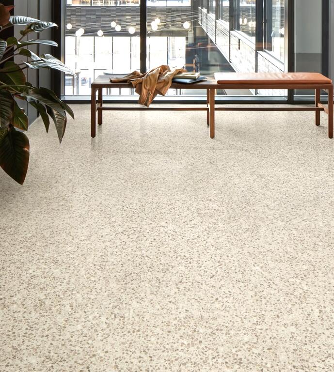 LVT In The Mix Terrazzo PVC Oyster / Interface / PVC/LVT / 50 cm x 50 cm / Beige