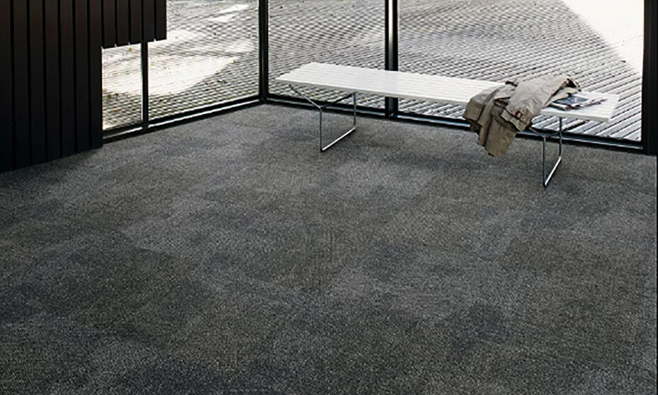 Zwarte tapijttegels / 